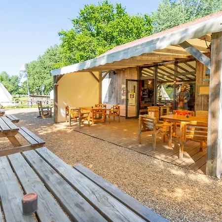 Les Tipis Du Bonheur De Vivre * Brûlon