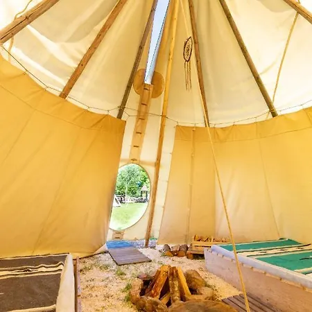 Les Tipis Du Bonheur De Vivre *