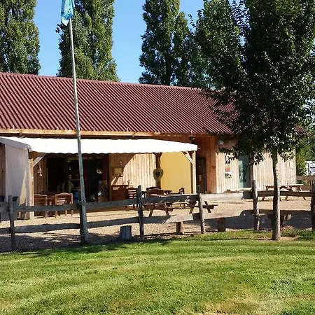 Les Tipis Du Bonheur De Vivre Campingplads Brûlon